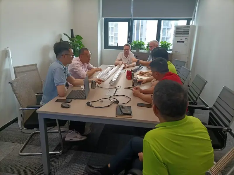 Technical product discussion with a ShineLong customer