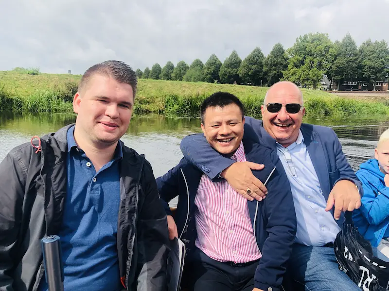 ShineLong customer relationship-building meeting